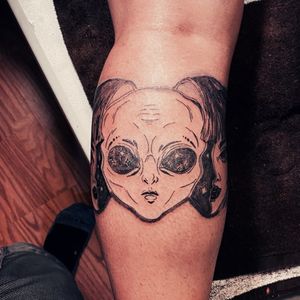 Alien piece I did on my girl! 👽