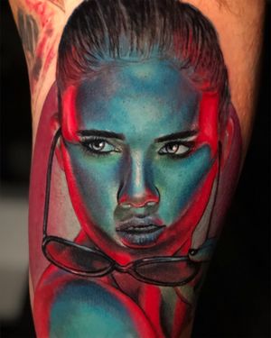 Instagram: danny.blanca_tattoo#colortattoo #neongirl#realismtattoo