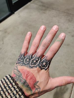 Knuckle blast over white over black done by me on me 