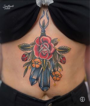 Custom traditional piece by our resident @nicole__tattoo For similar projects contact us: 👉🏻@southgatetattoo •••#traditionaltattoo #southgatetattoo #sgtattoo #customtattoo #floraltattoo #oldschooltattoo #londontatttoo #londontattoostudio #londontattooconvention #colour #tattoos #northlondontattoo #london 
