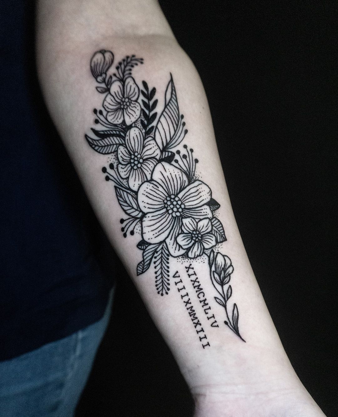 43 Gorgeous Flower Tattoos You'll Actually Want Forever