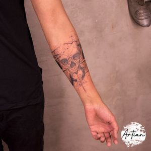Exploremos como crear tatuajes diferentes de ideas más comunes, cómo evolucionar el concepto del cliente y llevarlo a dónde nunca lo imaginó. Fue muy divertido hacer éste tatuaje