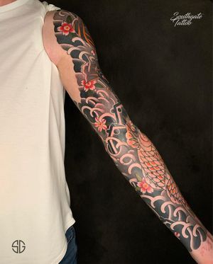 Traditional Japanese full sleeve by our resident @dr.ivo_tattoo for @dave___3282 👊🏼. Tattoo is still healing, some of the parts are fully healed and top of it and middle part is super fresh! For similar projects contact us: 👉🏻@southgatetattoo •••#koifishtattoo #customtattoo #southgatetattoo #freehandtattoo #fullsleevetattoo #traditionaljapanesetattoo #koifishsleeve #traditionaltattoos #londonrealistictattoo #london #londonlife #enfield #nortlondon #northlondontattoo #tattoo #tattoos #ink 
