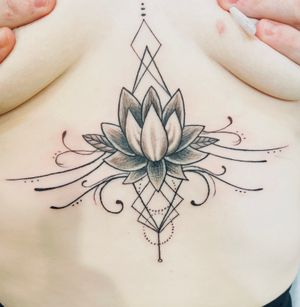 Free hand sternum for 