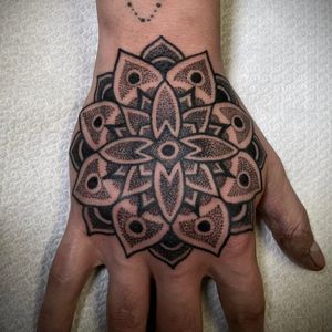 Mandala#tattoo #mandalatattoo #geometrictattoo #blacktattoo 