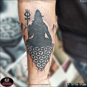 #lordshivatattoo #shivshankar #shivatattoodesign #geometrictattoo #tattoo #shivatattoo #tattooink #tatoodesign #lordshivatemple #shivamnation🔥 #rtattoo_studio #sankarmahadevan #ShivShambhotattoo 