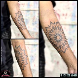 #mandala #tattooday #geometric #mandalatattoodesign #inked #workoutmotivation #tattoodesign #tattooideas #mandalaart #mandalalove #tattooink #rtattoo_studio #tattooing #tattoosofinstagram #tattoointernational 