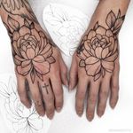 Simple Floral, Hands by Graeme Maunder. #handtattoo #floral #vancouvertattoo #graememaunder #rose