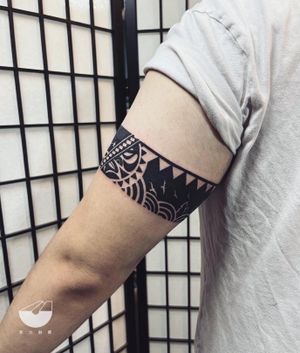 Another new armband ☑️. Thanks bro for the trust. It’s quite long time work. Congrats to both of us. #tattoostudio #beijingtattoo #tribaltattoo #sunink WeChat ID:suntattoo01(only for work) #tattooed #tattooart #chinesetattoo #tattooartists #tattoodo #skin #design #skinart #skinart_traditional  #chinesetattoos #drawing #sketch #thebesttattooartists #routines #art #workharder #suntattoostudio #suntattooparlor #neotraditionaltattooers #neotraditional #neotraditionaltattoo #neotraditionaltattoos #neotraditionals #neotradstyle #neotrad #geometrictattoos #tattoodo