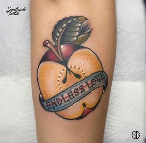 • Endless Love • Traditional beauty by our resident @nicole__tattoo  For bookings/info contact us: 👉🏻@southgatetattoo •••#apple #appletattoo #endlesslove #traditional #tattoos #amazingink #london #southgate #londontattoostudio #darktattoo #northlondon #southgatetattoo #blackwork #customdesigns #sg #londontattoo #SGtattoo #londonink #ink #customtattoo #northlondontattoo #enfield #realism #londontattooartist #oldschooltattoos #traditionaltattoo #realistictattoos