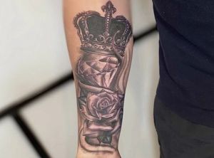 A random tattoo, rose and crown 