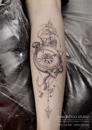 Amazing Ship Compass Tattoo all week 🌎Website: http://www.tuantattoo.com/ 📸Instagram: tuan.tattoo 📧Email: tuantattoo2012@gmail.com #tattoo #tattooart #tattooer #tattooartist #tattoodanang #color #compass #tattooideas #art #artwork #artist #vietnam #danang #piercing #design #danangcity #danangtrip #compasstattoo #boat #ship #문신예술 #문신아티스트 #likeforlikes #tripadvisor #anchor #anchortattoo #shiptattoo #tattooformen #베트남타투 #다낭