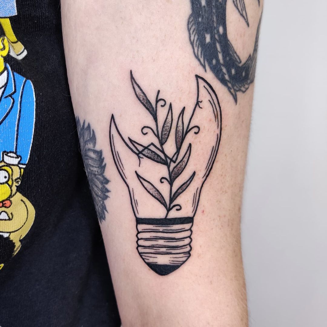 Open Mind Tattoo Club - Cute small light bulb tattoo by our artist  @anastasios.openmindtattoo . Always using legendary butter and legendary  foam by @urbanlegendtattooaftercare and @urban_legend_pc #lightbulbtattoo # lightbulb #brokenlightbulb ...