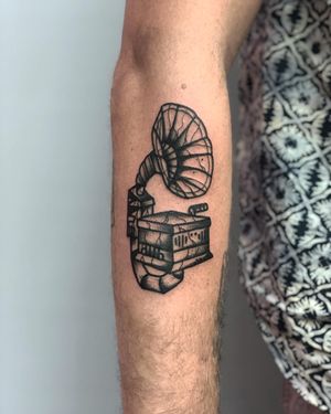 Gramophone on a forearm 