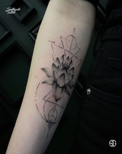 Explore the 29 Best lotus Tattoo Ideas (2021) • Tattoodo