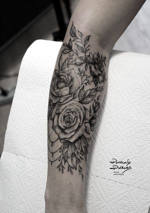 #phoenixpictures #tatuażłódź #lodztattoo #flowertattoo #warsawtattoo #warszawatatuaż #flowerstattoo #blackrosetattoo #łdz #łódź #botanicaltattoo #girlytattoo #rosetattoo #thebestpaintattooartists #femaletattooartist #tattoo #tattooart #tattooartist #tattoodo #skinart #inkedmag #thebesttattooartists #tattooistartmag #tattooistartmagazine #blackwork #blackwork #ink #polandtattoos