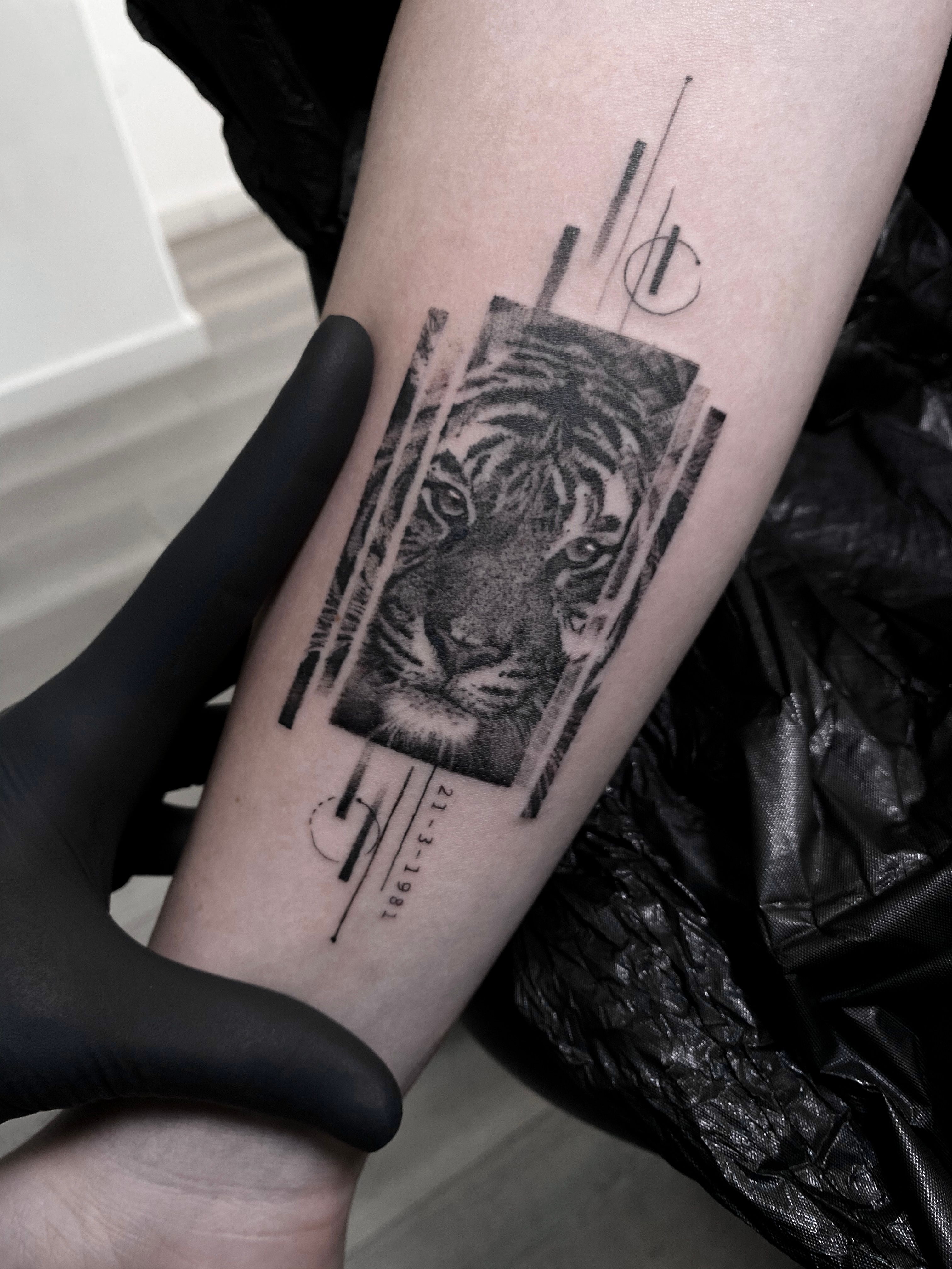 Oottati 8 Sheets Waterproof Arm Leg Temporary Tattoo Stickers Colorful Tiger  Tree Unicorn Compass Dreamcatcher Lion