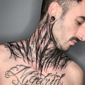 Get a unique pattern design on your neck in London, GB. Personalize your body with stylish lettering.