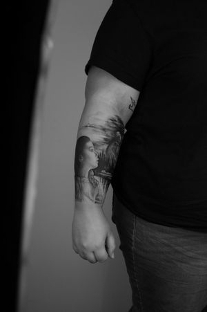 ✢ not what i usually tattoo, but really enjoyed finishing up this cool older project ✢ ┅ ┅ ┅ #realistictattoo #unterarmtattoo #realistictattoos #tattoo #inkdrawing #ink #inkart #blackandgrey #tattoos #tattooisartmag #skinartmag #tattoorealism #blackandgreyrealism #blackandwhitetattoo #switzerland