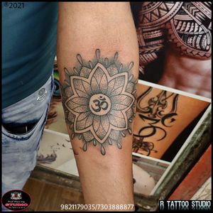 #manadala  #tattoo #omtattoo #dots #dotwork #greyinkmandala #lotustattoo #mandalaomtattoo #rtattoo_studio #tattoodesign #tattoolove 