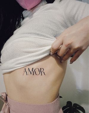 #amore #amor #amortattoo #lettering #letteringtattoo #minimaltattoo #blackboldsociety #blxckink #oldlines #tattoosandflash #darkartists #topclasstattooing #inked #inkedgirl #inkedup #minimal #stattoo #tattoodo
