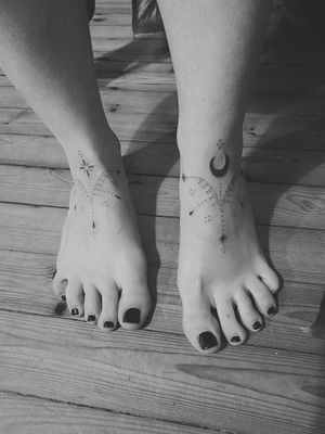 #dots #dotworktattoo #minimalism #minimaltattoo #blackboldsociety #blxckink #oldlines #tattoosandflash #darkartists #topclasstattooing #inked #inkedgirl #tattoodo
