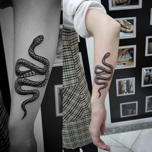 #snaketattoo #tattooartist #tattoo #tattoofeminina #tatoo #tato #tatu 