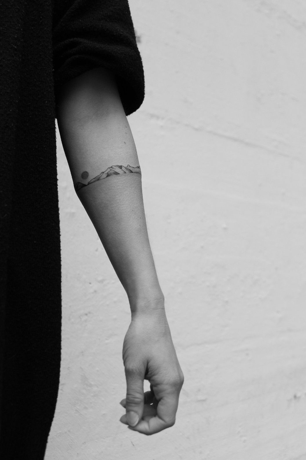 Tattoo uploaded by Britta Bremse • ✢ 🏔️⛰️🏔️ ✢ ┅ ┅ ┅ ✢ #fineline  #finelineflowers #finelinetattoo #finelinetattoos #tattooinspo  #tattooinspiration #daintytattoo #daintytattoos #blackandgreytattoo #züri  #zürich #brig #luzern #chur #basel ...