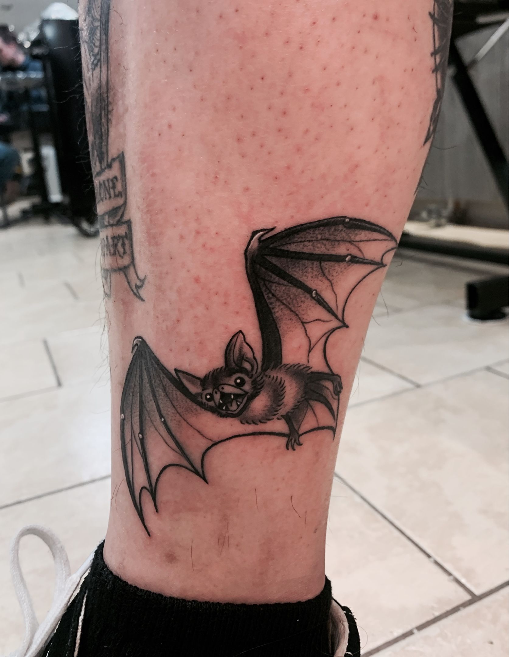 A person's hand with a bat tattoo on it photo – Bat Image on Unsplash