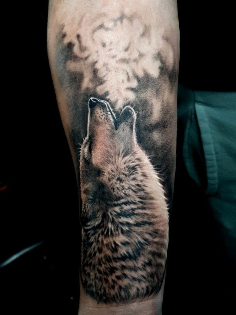 Howling Wolf and Cub by Travis Greenough: TattooNOW