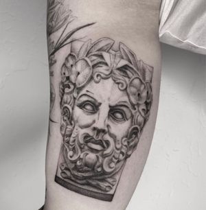 Greek statue Tattoo. Face Tattoo. - Paige Jean Tattoos. Salt Lake City, Utah. • contact me on my instagram @paigejeantattoos 