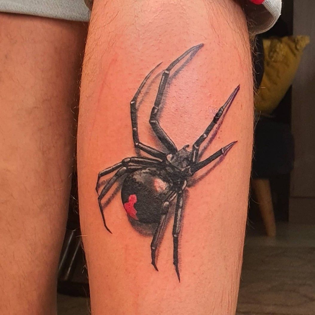Leabrds Tattoo  Spider on a nice gal  at bleunoirparis  Facebook