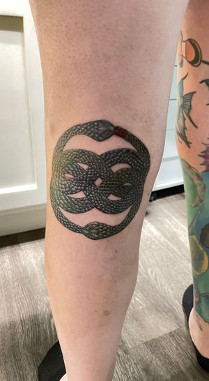 Knee ditch Auryn from The Neverending story 