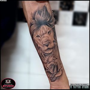#Liontattoo #Roseliontattoo #combineanimaltattoo #flowertattoo #liontattoo #tattooidea #tattoodesign #lionrosetattoo #flowertattoo #liontattoo #tattooideas 