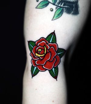Rose 🌹.#bcnttt #inked #inking #inkaddictvzla #tattoo #tattoos #tatuaje #tattooed #tattooer #tattoofamily #tattooart #tattooink #tattoowork #rose #rosetattoo #traditional #traditionaltattoo #traditionaltattoo #radiant #radiantcolorsink #barcelonatattoo #familytattoo #tatuadoresenespaña #family #inkdustybcn