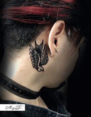 Tatuaje golondrina tradicional 