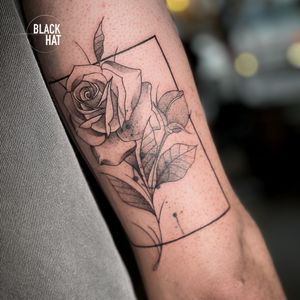 At the Black Hat Tattoo, each artists have their unique style 🌹 Rafa is the king of flowers!  Book here : hello@blackhatdublin.com @rafa.inkreligion  #tattooing #tattoosofinstagram #tattoostudio #tattooink #tattoodesign #tattooist #tattooed #inkaddict #tattoolove #tattoos #realistictattoo #tattooartist #tattoolife #tattooshop #tattoo #tattoooftheday #tattoopiece #inked #bodyart #inkedup #rose #rosetattoo