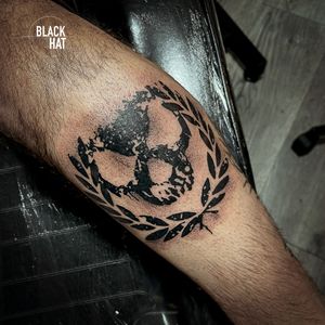 Time for Black Style 🖤 good job Radu !  Book here : hello@blackhatdublin.com @cipitattoo  #tattooflash #tattooing #tattoosofinstagram #tattoostudio #tattooink #tattoodesign #tattooist #tattooed #inkaddict #tattoolove #tattoos #symboltattoo #tattooartist #tattoolife #tattooshop #tattoo #tattoooftheday #blackwork #inked #bodyart #inkedup #frog #frogtattoo