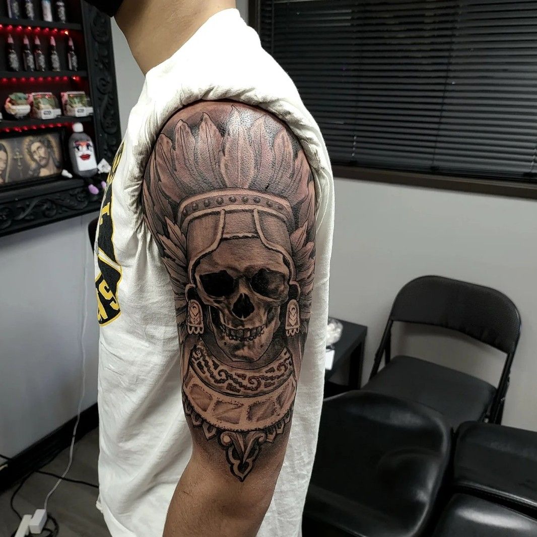 Macuahuitl Weapon with Skull Tattoo Design - ₪ AZTEC TATTOOS ₪ Warvox Aztec  Mayan Inca Tattoo Designs