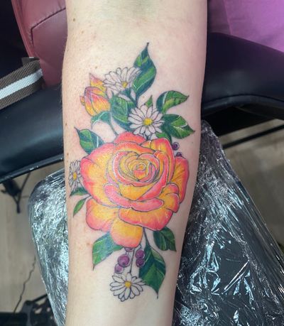 Color added #color #rose #yellowrose #peachrose #floralrose #daisy #fineline 