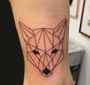 Geometric fox tattoo #fineline#geometrictattoo #linework #finelinetattoo #foxtattoo #amsterdamtattoo 