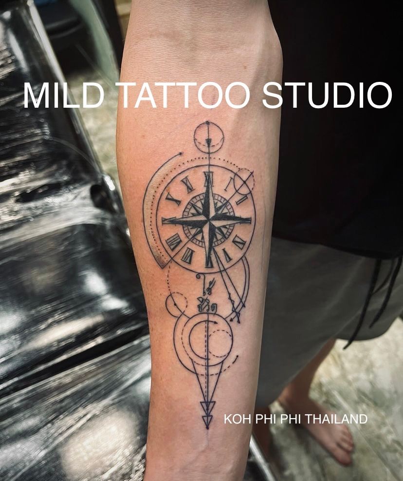 Explore the 10 Best Compass Tattoo Ideas (2022) • Tattoodo