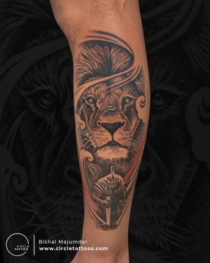 Custom-made realism tattoo with an armored warrior with a prestigious lion portrait