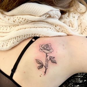 Small rose tattoo #fineline #rosetattoo #softshading #floraltattoo 