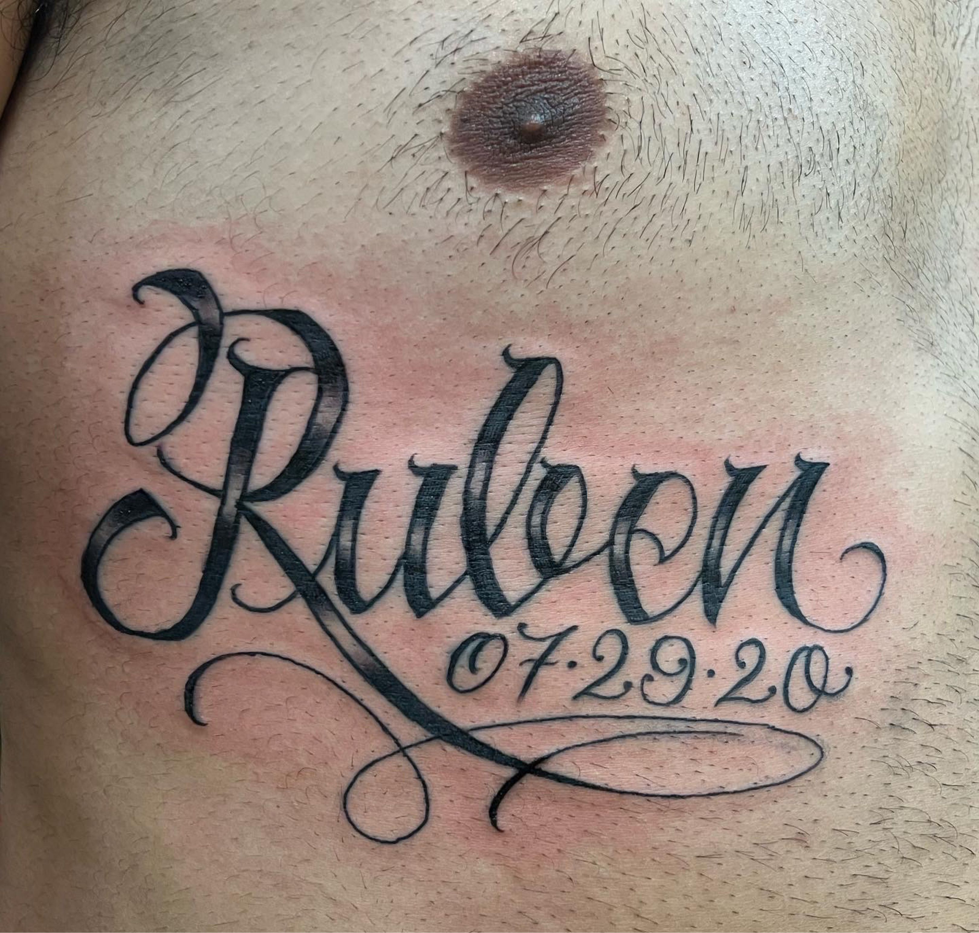 tatouage ruban rose cheville – Inkage