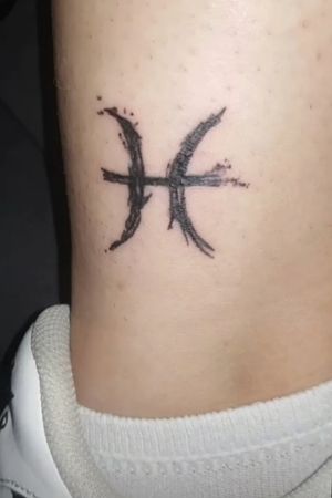 My first tattoo! My star sign ♓