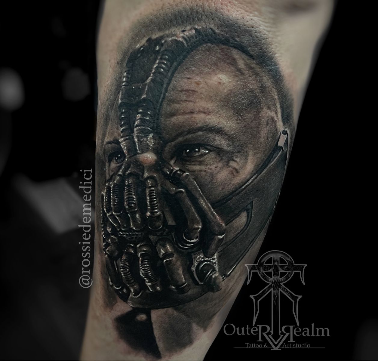 Tattoo uploaded by @rossiedemedici • Bane #tattoo #blackandgrey #batman # bane #darkknightrises • Tattoodo