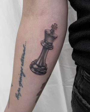 Memorial king chess piece, done in single needle