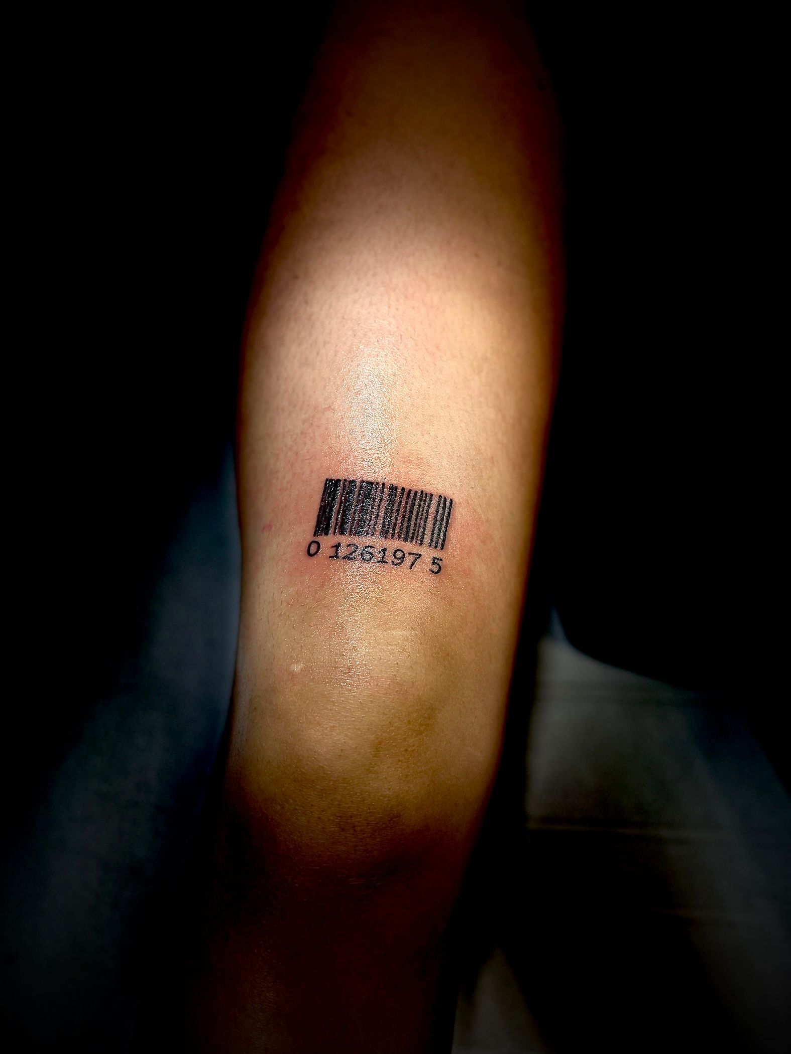 JRCB в X: «Tats by tats! #inked #ink #tattoo #code #barcode #QRcode  #davincicode #scan #hiddencode #hiddenmessage https://t.co/vH0n0yHMIL» / X