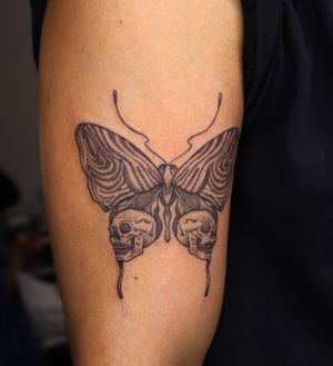  #tattoo #nothingsacredtattoo #nothingsacredsd #sandiego #di_tattoo #sandiegodowntown #downtownsandiego #sandiegotattooartist #sandiegotattoo #sandiegotattoos #sandiegotattooshop #finelinetattoo #butterflytattoo #mothtattoo #skulltattoo #graphictattoo #dotworktattoo #tattooideas